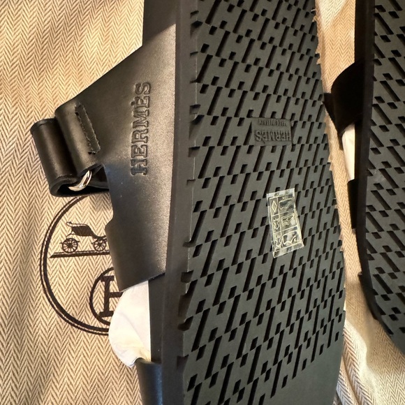 NWT - Authentic- Never Worn- Hermes Chypre Women sandal, noir; Size: … - Picture 9 of 14